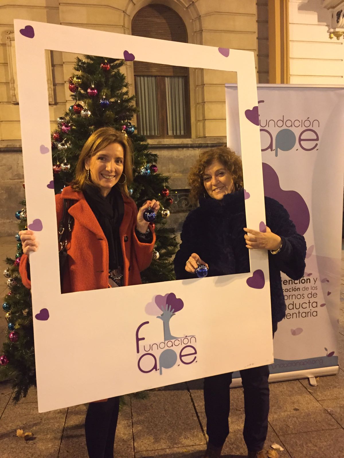 Las Vicerrectoras apoyando el acto de ayer de la fundacion ape en el fotocol